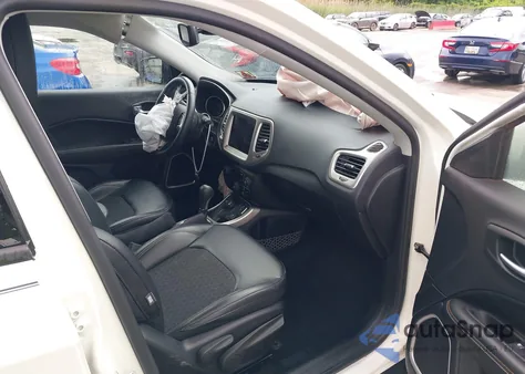 2018 Jeep Compass Latitude 4X4 from USA, damaged, VIN 3C4NJDBB9JT492587